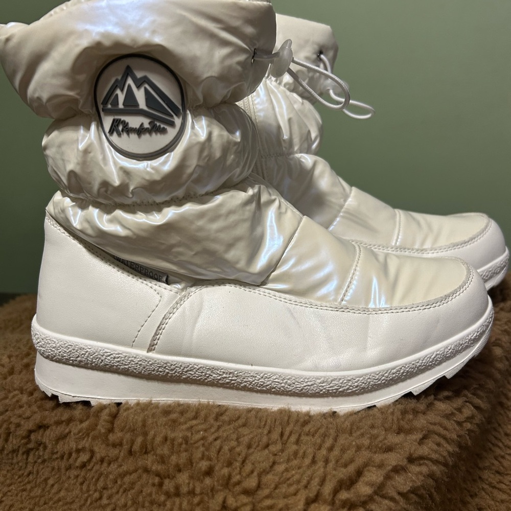 Kids' White Mountain-Emblem Winter Boots